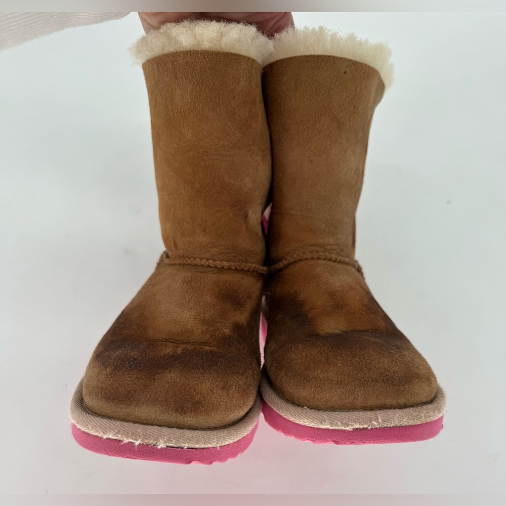 UGG Kids Brown Suede Boots with Pink Soles and Bows - Picture 4 of 7
